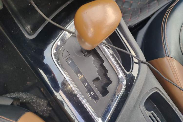 Used Soueast DX7 2018 Classic Edition 1.5T Automatic Comfort Model China V Standard Gear Lever