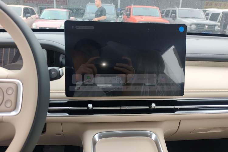 Used Wuling Bingo S 2025 Model 325km Deluxe Edition Audio And AC Panel