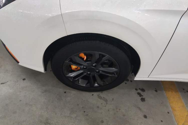 Used Dongfeng Aeolus Yixuan 2023 Mach Edition 1.5L Automatic Chasing Shadow Version
