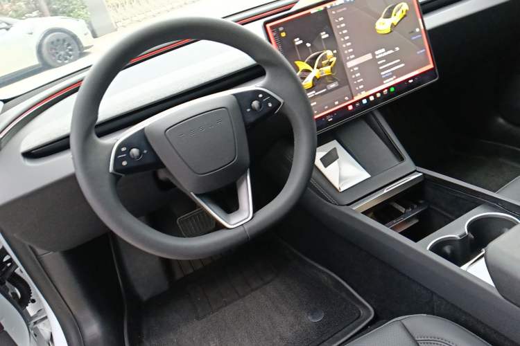 Used Tesla Model 3 2025 Model Revised Rear-Wheel-Drive Version
