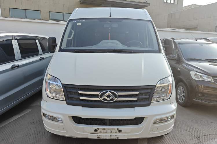 Used SAIC MAXUS Xintu V80 2021 2.0T AMT Classic Aoyuntong Short Wheelbase Mid-Roof 5/6-Seater