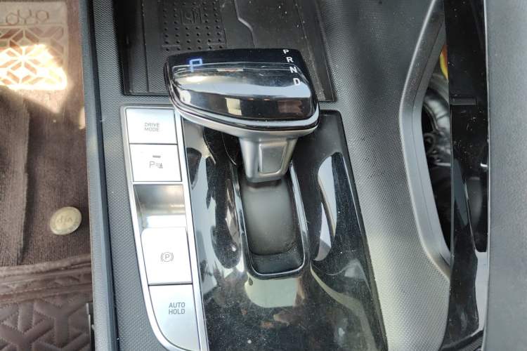 Used Hyundai Elantra 2021 1.5L CVT LUX Prestige Edition Gear Lever