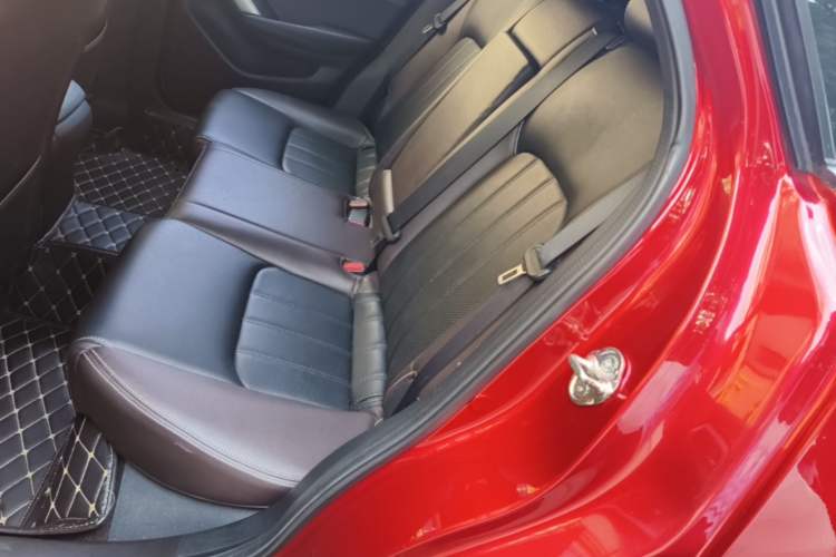 Used Mazda CX-4 2018 2.0L Automatic Two-Wheel Drive Blue Sky Dynamic Version China V Standard Left Rear Seat