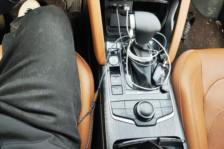 Used BORGWARD BX7 2016 28T 2WD Elite Edition 5-seater Gear Lever