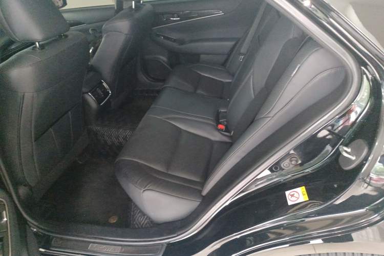 Used Toyota Crown 2015 2.5L Smart Edition
