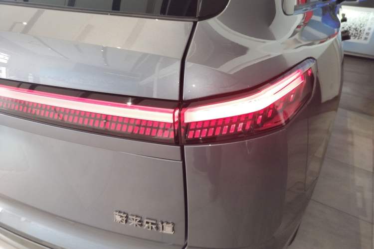 Used ONVO Luxeed L90 2025 Model—Max Six-Seater Version Exterior 3