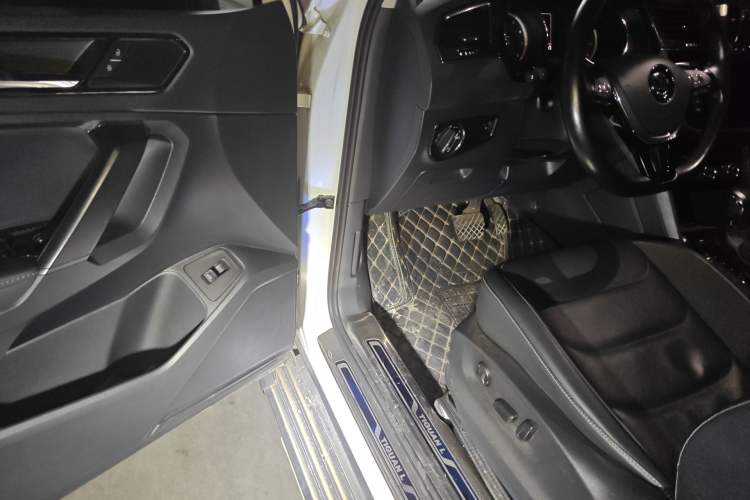 Used Volkswagen Tiguan L 2019 330TSI Automatic Two-Wheel Drive Smart Luxury Version China VI Standard Driver Seat