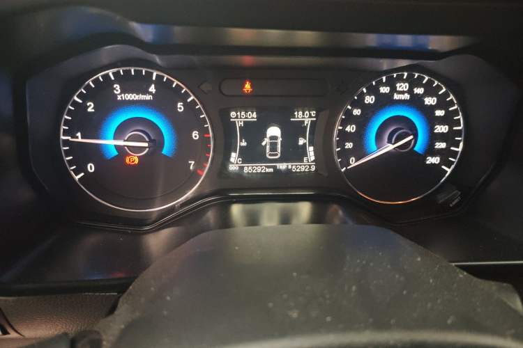 Used Dongfeng Fengon 580 2016 1.8L Manual Comfort Model
