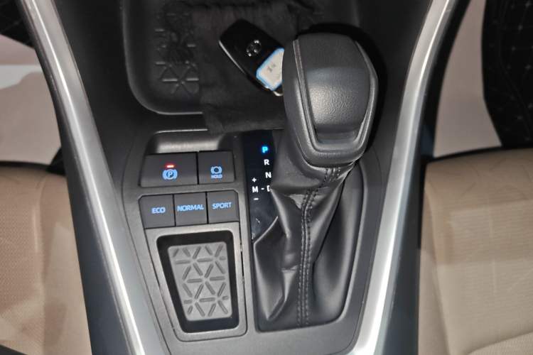 Used Toyota RAV4 2020 2.0L CVT Two-Wheel Drive Fashion Edition
