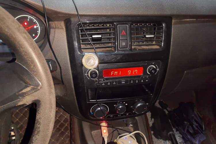 Used Wuling Rongguang V 2016 1.5L Standard Version
