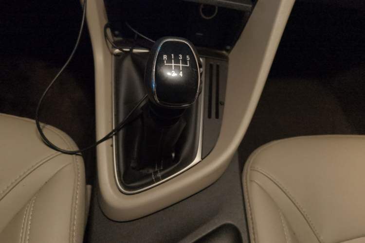 Used Buick GT 2016 15N Manual Luxury Version Gear Lever