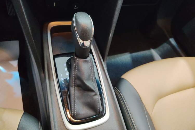 Used Chevrolet Monza 2022 320 Automatic Enjoyment Sunroof Version Gear Lever