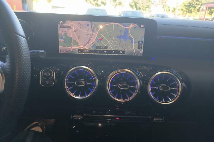 Used Mercedes-Benz A-Class 2021 A 200 L Sport Sedan Fashion Model
