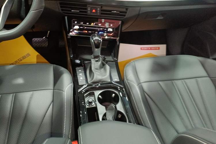 Used Volkswagen Passat 2025 Outstanding Model 380TSI Starry Dragon Edition
