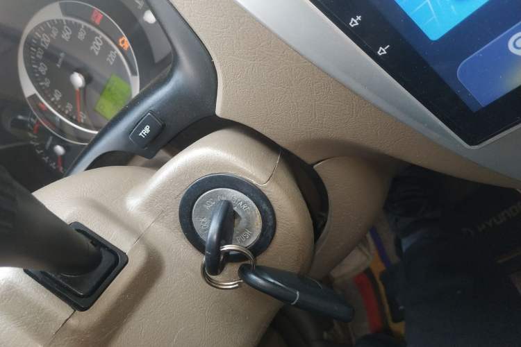 Used Hyundai Tucson 2009 2.0L Automatic Two-Wheel Drive with Sunroof