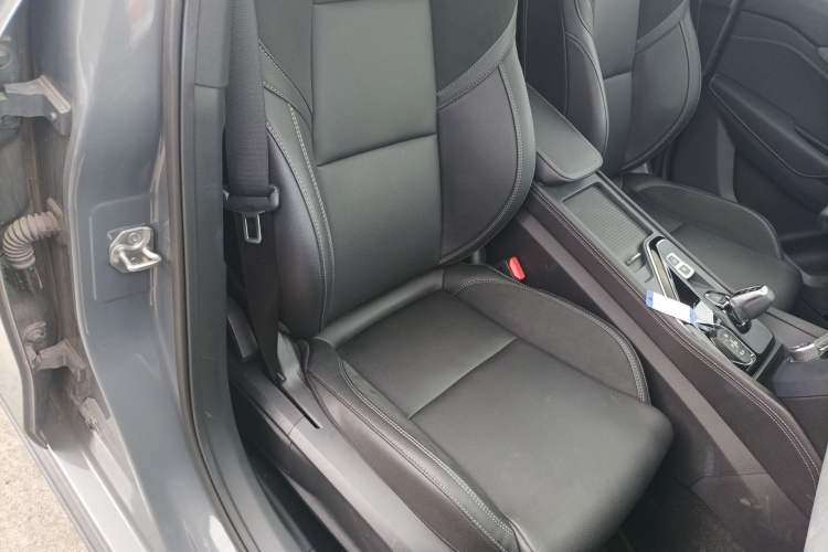 Used Lynk & Co 02 2021 1.5TD DCT Two-Wheel Drive Power Plus Right Front Seat