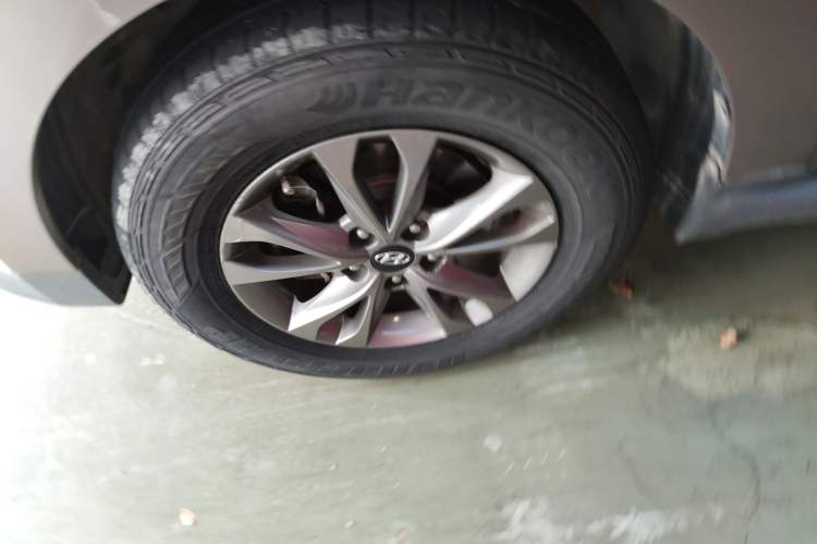 Used Hyundai ix35 2015 2.0L Automatic 2WD Comfort Edition China V Standard Left Front Wheel Hub