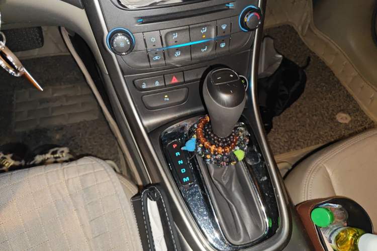 Used Chevrolet Malibu 2014 2.0L Automatic Comfort Edition Gear Lever