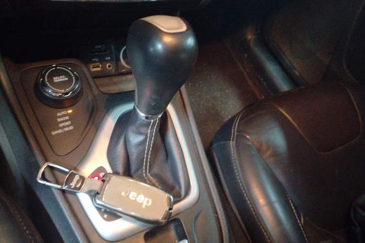 Used Jeep Cherokee 2016 2.4L Superior Edition