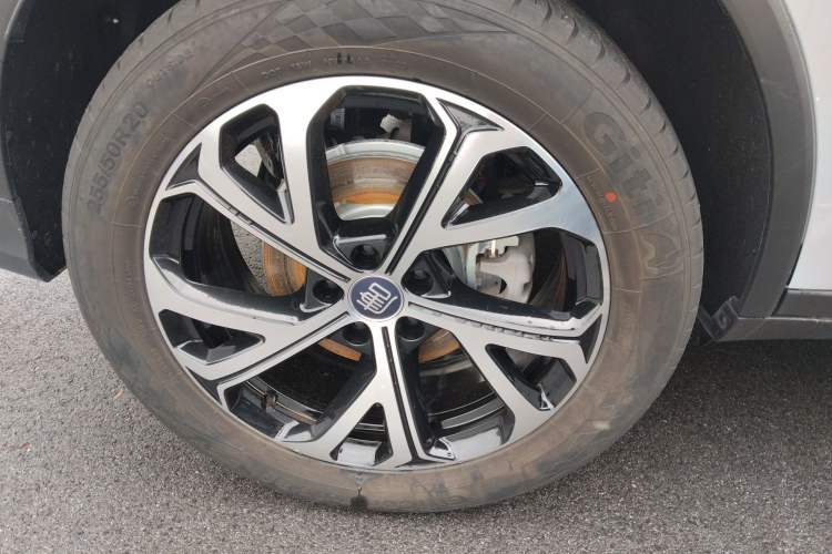 Used BYD Tang New Energy 2025 Intelligent Driving Version DM-i 115KM Flagship Edition Right Rear Wheel Hub