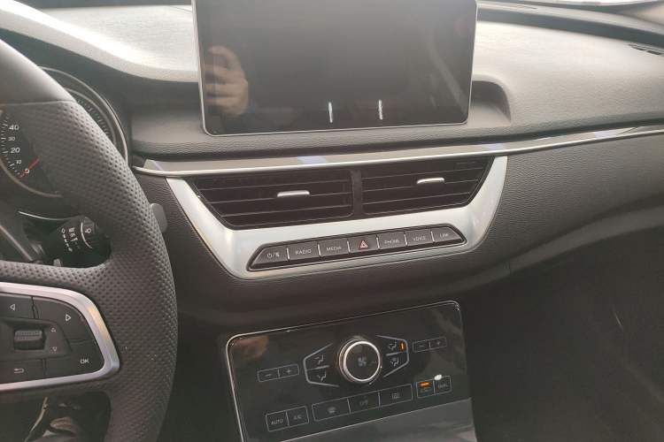 Used Hongqi H5 2020 1.5T DCT Flagship Edition Audio And AC Panel