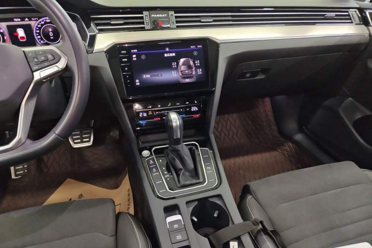 Used Volkswagen Variant 2021 2.0T Comfort Edition Audio And AC Panel