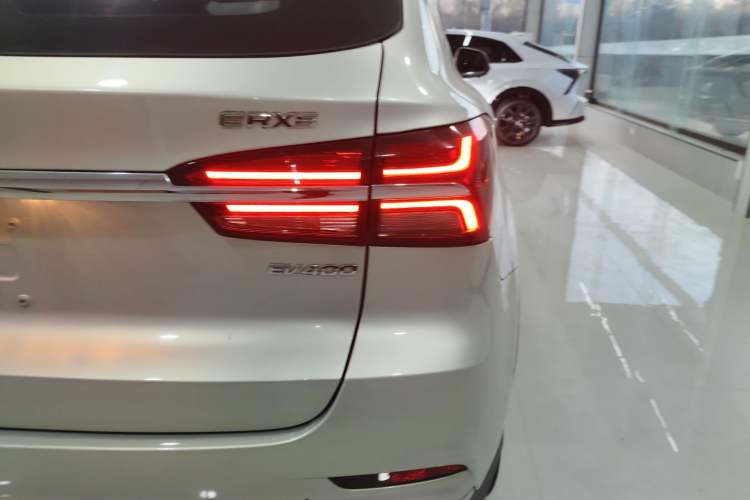 Used Roewe RX5 New Energy 2017 ERX5 EV400 Electric Internet Supreme Edition
