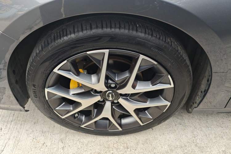 Used GAC Trumpchi EMPOW 2021 270T DCT J15 Version Left Front Wheel Hub