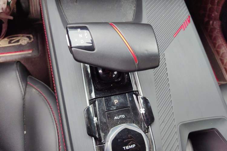 Used CHANGAN OSHAN Z6 2022 Blue Whale 1.5T DCT Smart Edition
