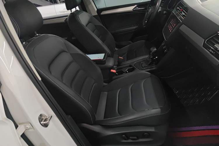 Used Volkswagen Tiguan L 2019 Updated Version 330TSI Automatic Two-Wheel Drive Panoramic Comfort Edition China VI Standard