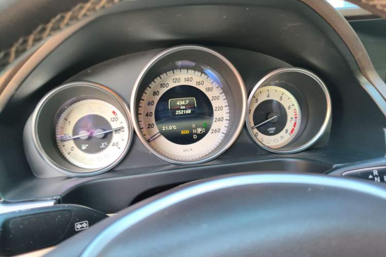 Used Mercedes-Benz E-Class 2015 E 200 L