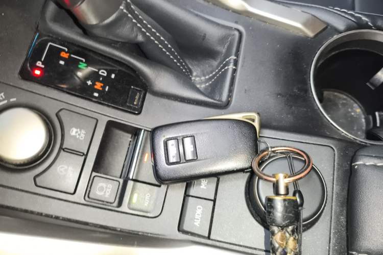 Used Lexus NX 2015 200T All-Wheel-Drive Fēngshàng Edition Vehicle Key