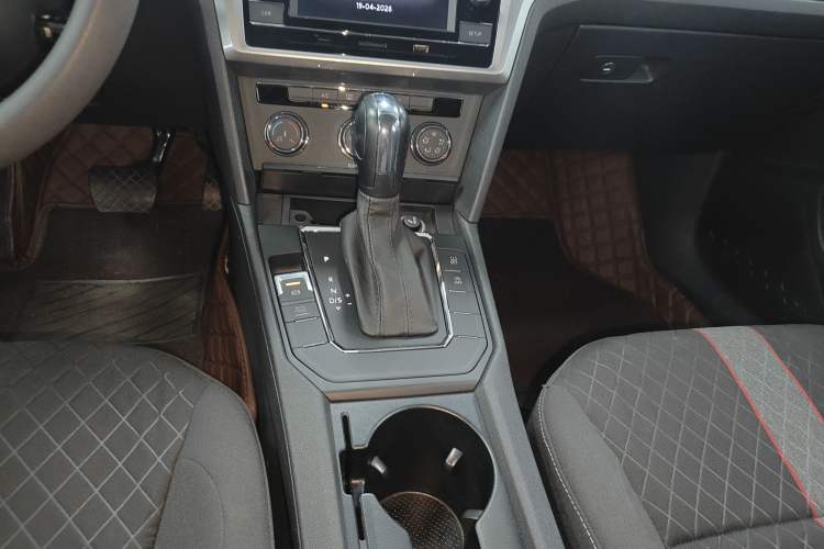 Used Volkswagen Lamando 2019 230TSI DSG Fashion Edition China VI