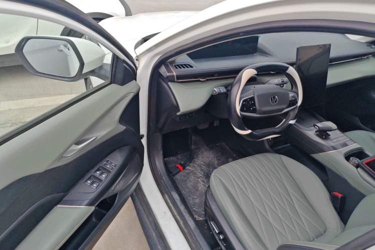 Used CHANGAN Eado DD 2023 Blue Whale NE 1.5T GDI DCT Navigation Model Driver Seat