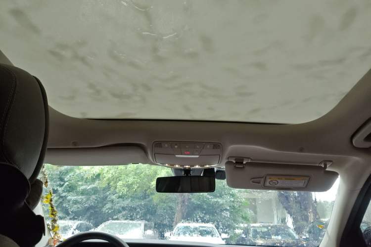 Used Mercedes-Benz E-Class New Energy 2022 Restyled E 350 e L Plug-in Hybrid Sedan
