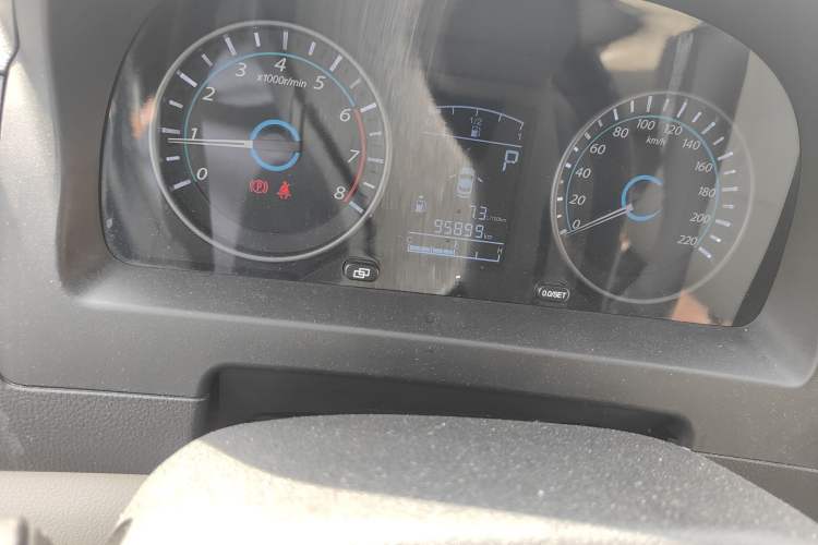 Used FORTHING Joyear XV 2015 1.6L CVT Comfort Model Odometer Close Up