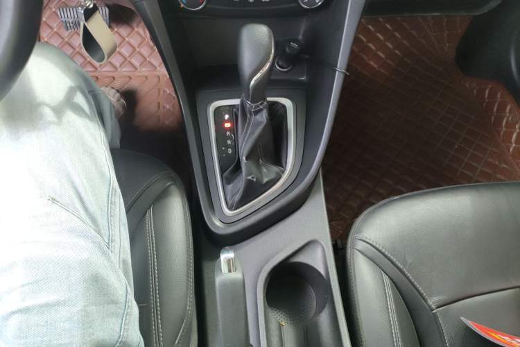 Used Buick GT 2018 18T Automatic Elite Model Gear Lever