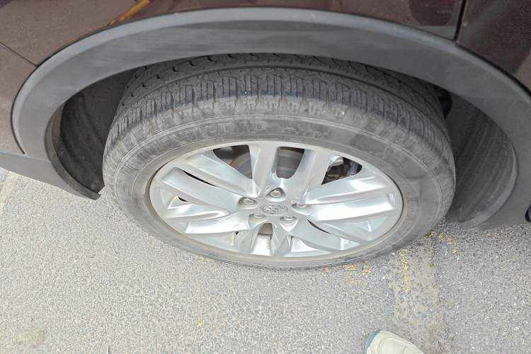 Used Buick Envision 2018 28T Four-Wheel Drive Luxury Model Right Rear Wheel Hub