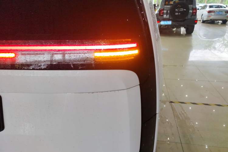 Used Li Auto MEGA 2024 Ultra Model