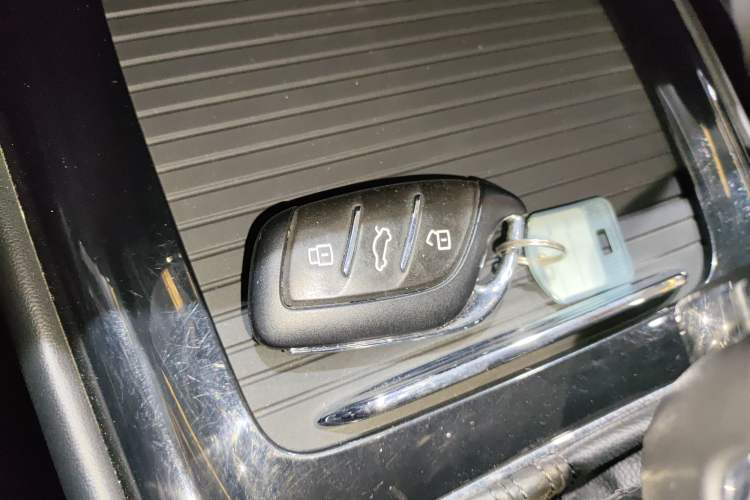 Used Roewe i5 2020 1.5L Automatic 4G Connect Luxury Flagship Edition