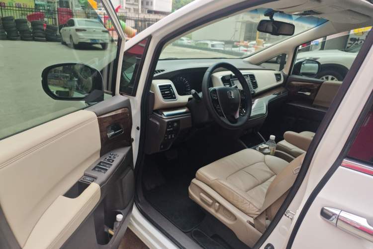 Used Honda Odyssey 2015 2.4L Supreme Edition Driver Seat