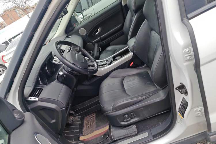 Used Land Rover Range Evoque 2018 240 PS SE Smart Brilliance Edition Left Front Seat