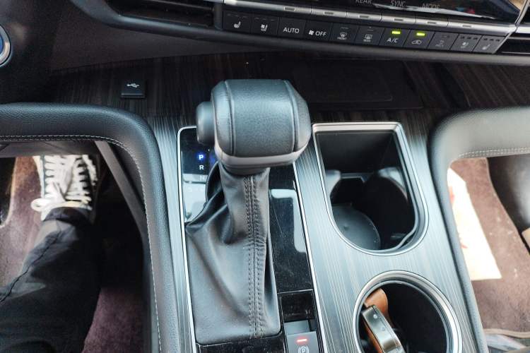 Used Toyota SIENNA 2021 2.5L Hybrid Platinum Edition
