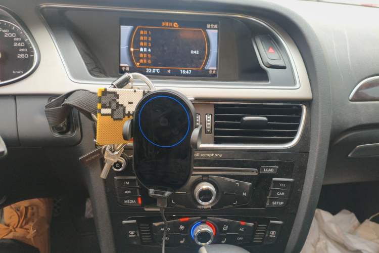 Used Audi A4L 2013 35 TFSI Automatic Comfort Model Audio And AC Panel