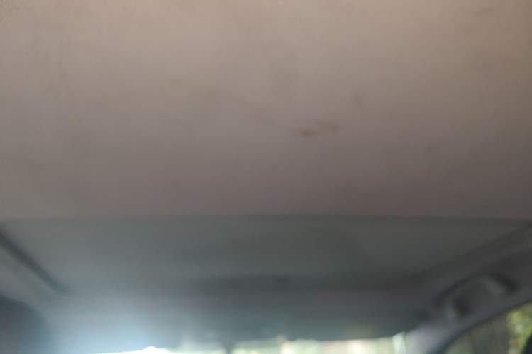 Used Zotye Z300 2014 New Vision 1.5L Manual Luxury Model Headliner