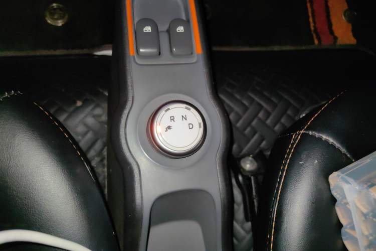 Used Baojun E100 2019 250KM Smart Drive Edition Gear Lever
