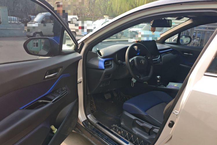 Used Toyota C-HR 2018 2.0L Leading with Sunroof China VI Standard