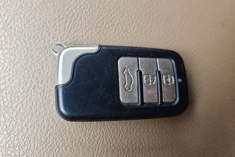 Used Toyota Highlander 2012 2.7L Two-Wheel Drive 7-Seater Luxury Edition