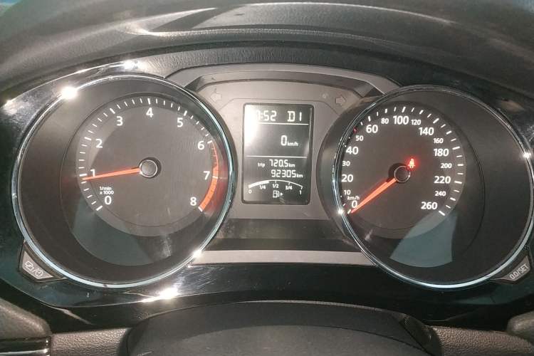 Used Volkswagen Sagitar 2015 1.6L Automatic Comfort Model
