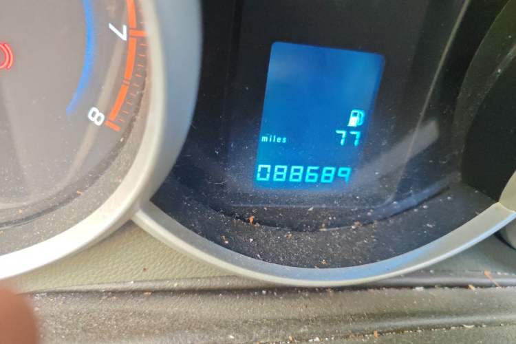 Used Chevrolet Cruze 2012 1.6L SL MT Odometer Close Up